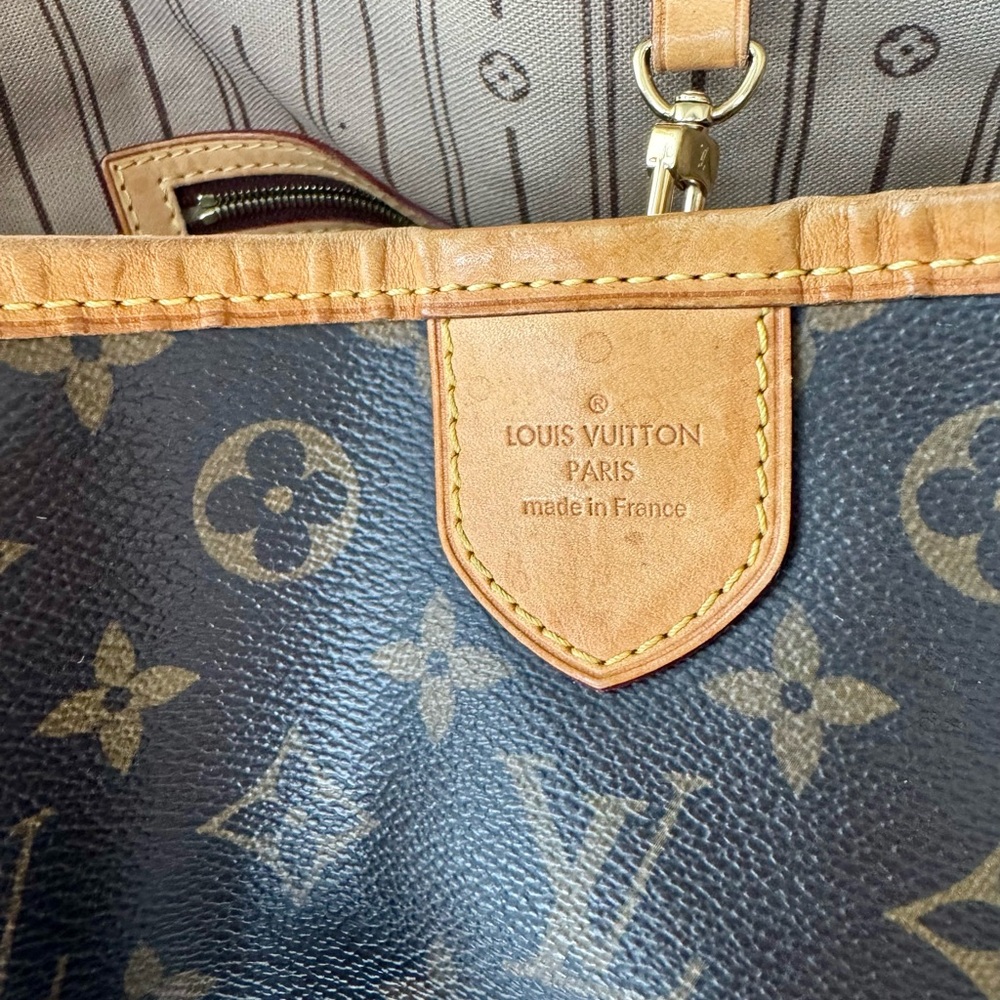 Louis Vuitton Delightful MM Monogram Shoulder Bag - Picture 3 of 14